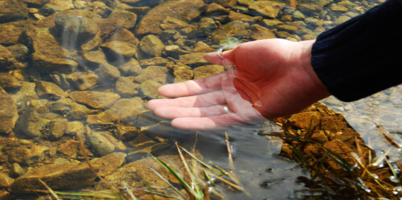 clear-pond-water-image